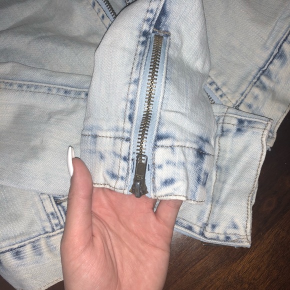 Denim jacket - Picture 2 of 3